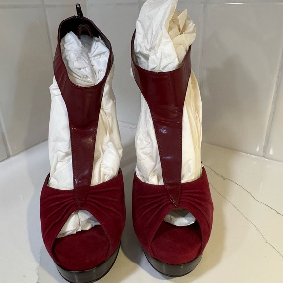 *NEW* Fendi Burgundy Peep-Toe Heels - Picture 1 of 9
